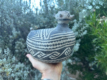 Load image into Gallery viewer, Anasazi Roosevelt Black On White Duck Effigy (1100-1350AD)
