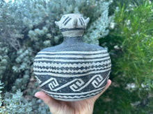 Load image into Gallery viewer, Anasazi Roosevelt Black On White Duck Effigy (1100-1350AD)