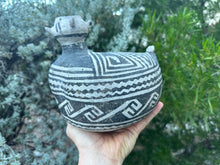 Load image into Gallery viewer, Anasazi Roosevelt Black On White Duck Effigy (1100-1350AD)