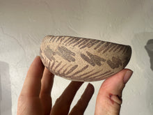 Load image into Gallery viewer, Hohokam Bird Bowl (1100-1300AD)