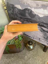 Load image into Gallery viewer, Digging In The Yucatán Ann Axtell Morris (1931, First Edition)