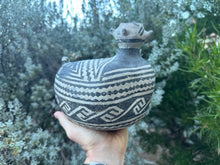 Load image into Gallery viewer, Anasazi Roosevelt Black On White Duck Effigy (1100-1350AD)

